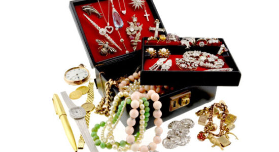 Various peices of Jewellery