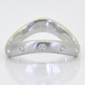 Diamond wishbone band ring