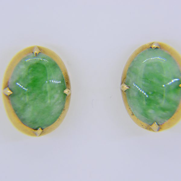 Vintage gold oval jade ear studs