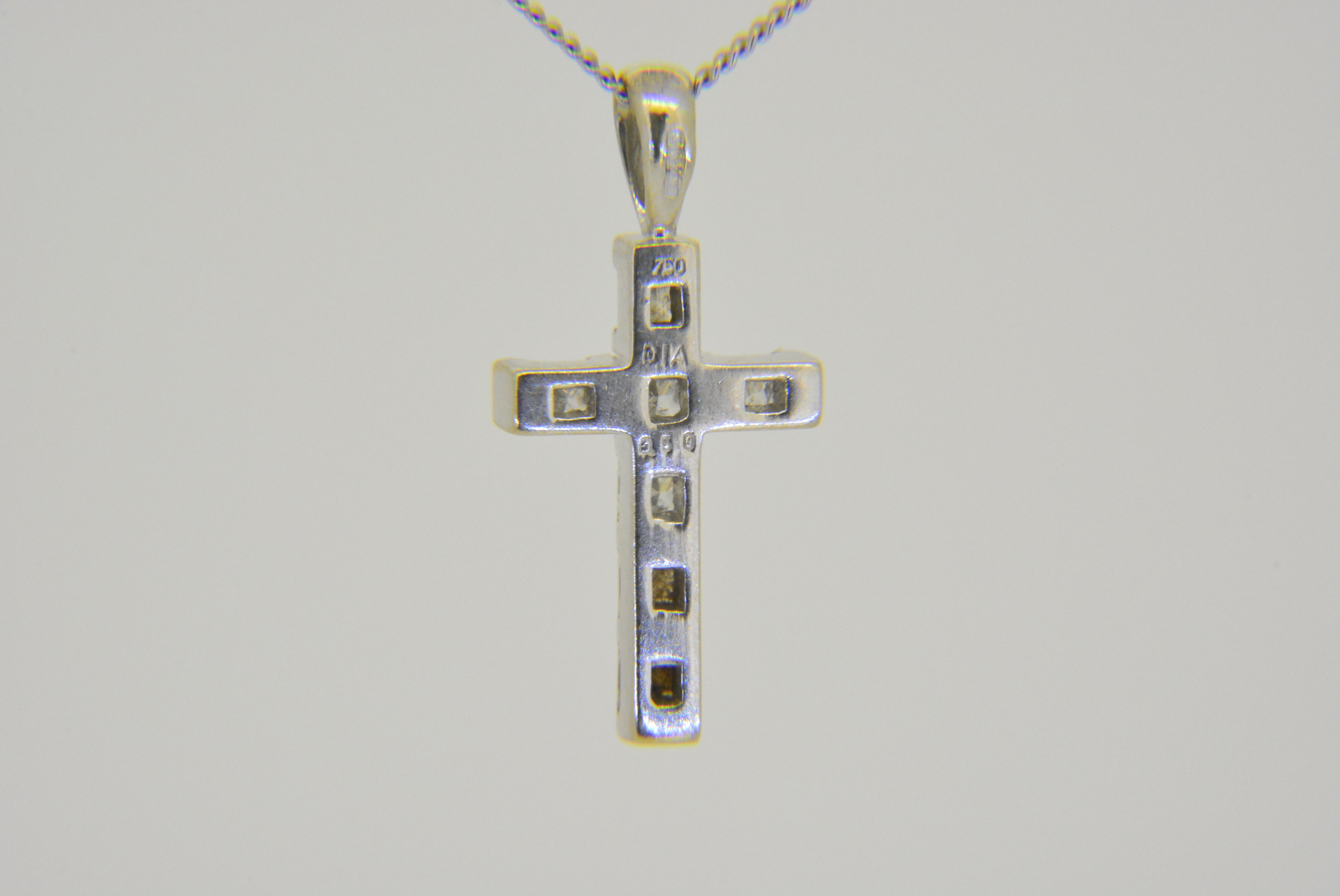 18ct Yellow Gold Turquoise Diamond Cross Pendant - Jewellery Finder & Co Ltd