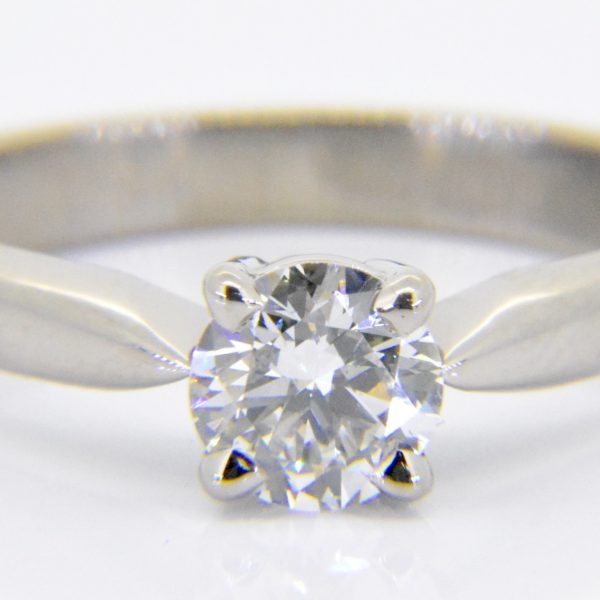 Solitaire diamond 0.57cts ring