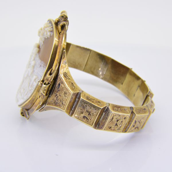 Victorian gold & shell cameo bracelet