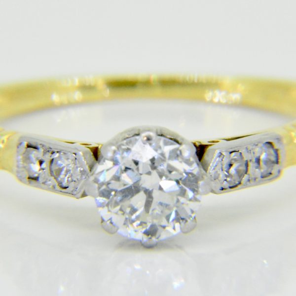 A vintage 0.75ct solitaire diamond ring