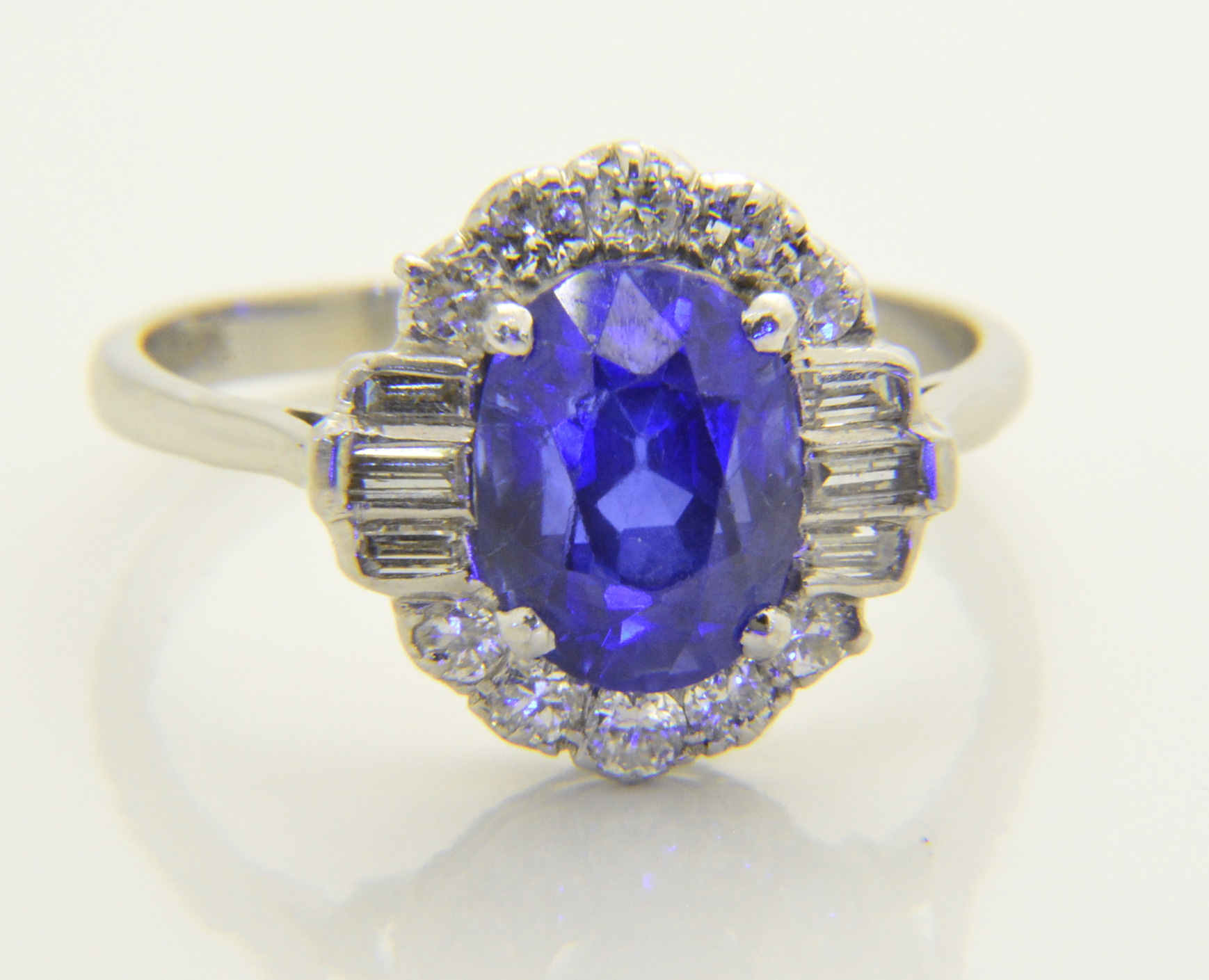 1930s Fine sapphire diamond oval cluster ring in platinum setting ...
